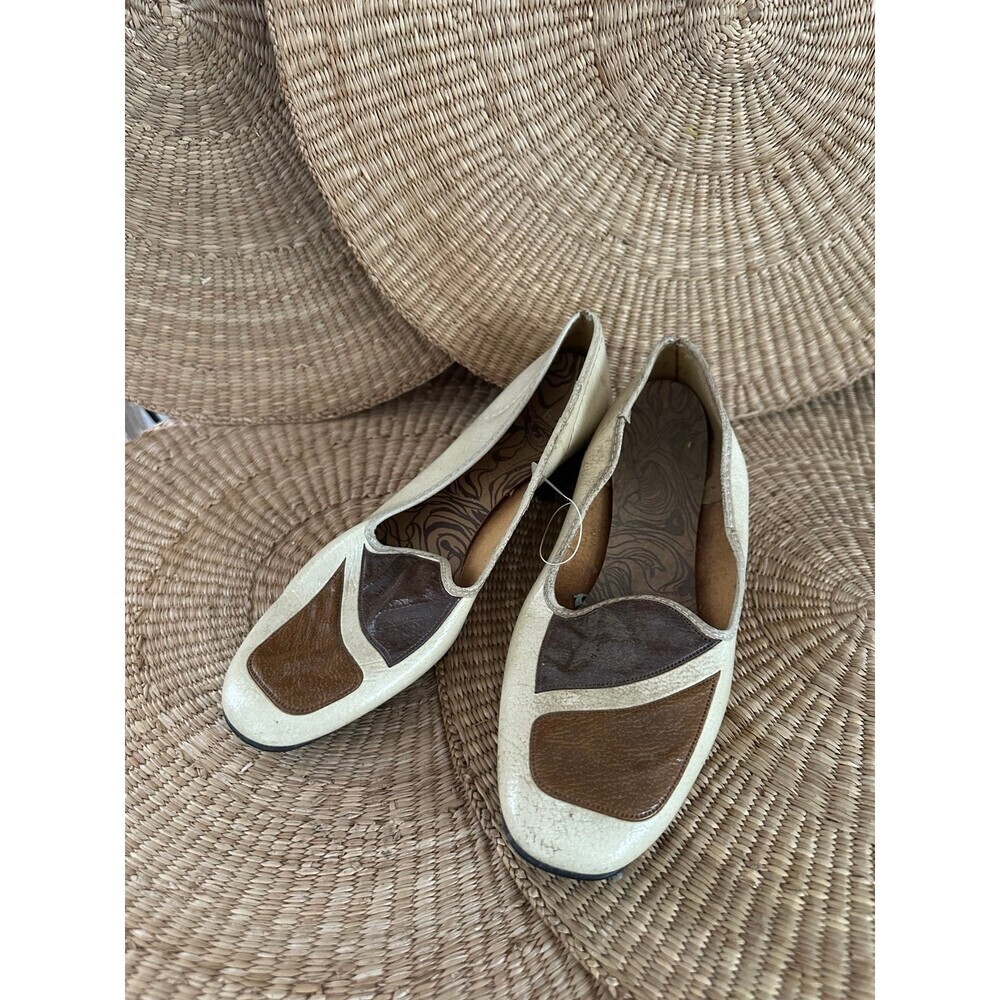 Vintage Majestic women’s size 6 flats